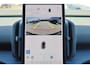 Volvo EX30 Extended Range Plus 69 kWh - Adaptive Cruise Control - Climate Pack - Harman Kardon premium audio - Keyless Drive - Elektr. bedienbare achterklep - Parkeersensoren voor & achter - Parkeercamera achter - Google infotainment met Google Maps navigatie - Extra getint glas - 19' LMV