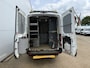 Ford Transit 2.0 TDCI 130PK L2H2 Airco Cruise Control Parkeersensoren Stoelverwarming Zwaailampen Kastwand Inbouw