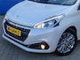 Peugeot 208 1.2 PureTech Allure / Panoramadak / Trekhaak / ECC / Carplay / Navigatie / Historie bekend / Origineel NL / NAP