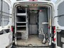 Ford Transit 2.0 TDCI 130PK L2H2 Airco Cruise Control Parkeersensoren Stoelverwarming Zwaailampen Kastwand Inbouw