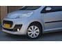 Peugeot 107 1.0 75pk Automaat Active Premium Pack 5Drs Airco LED Radio/CD Elek.pakket *NL auto* 100398km! 1e Eigenaar