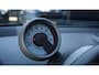 Peugeot 107 1.0 75pk Automaat Active Premium Pack 5Drs Airco LED Radio/CD Elek.pakket *NL auto* 100398km! 1e Eigenaar