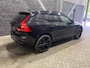 Volvo XC60 T8 Plug-in hybrid Ultra Black Edition | ACC | Luchtvering | Panoramadak | 360° Camera | Trekhaak | Harman/Kardon| Massage