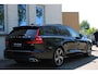 Volvo V60 B3 Momentum Advantage | Verwarmbare voorstoelen en stuurwiel | Achteruitrijcamera | Apple carplay/Android auto | Keyless start | 17 inch lichtmetalen velgen
