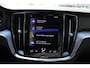 Volvo V60 B3 Momentum Advantage | Verwarmbare voorstoelen en stuurwiel | Achteruitrijcamera | Apple carplay/Android auto | Keyless start | 17 inch lichtmetalen velgen