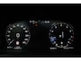 Volvo V60 B3 Momentum Advantage | Verwarmbare voorstoelen en stuurwiel | Achteruitrijcamera | Apple carplay/Android auto | Keyless start | 17 inch lichtmetalen velgen