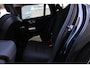 Volvo V60 B3 Momentum Advantage | Verwarmbare voorstoelen en stuurwiel | Achteruitrijcamera | Apple carplay/Android auto | Keyless start | 17 inch lichtmetalen velgen