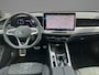 Volkswagen Passat Variant 1.5eHybrid 200kW/272PK R-Line Black Style DSG · Panoramadak · Trekhaak · 360°Camera + Parkeersensoren · Garantie t/m 21-07-2030 of 100000km.