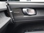 Volvo EX40 Single Motor Extended Range Plus 82 kWh / Stoel- + stuurwielverwarming / Harman Kardon Audio / All Season banden / Contrasterend dak / Pilot Assist / Blis