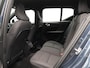 Volvo EX40 Single Motor Extended Range Plus 82 kWh / Stoel- + stuurwielverwarming / Harman Kardon Audio / All Season banden / Contrasterend dak / Pilot Assist / Blis