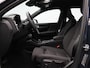 Volvo EX40 Single Motor Extended Range Plus 82 kWh / Stoel- + stuurwielverwarming / Harman Kardon Audio / All Season banden / Contrasterend dak / Pilot Assist / Blis