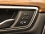 Honda CR-V 2.0 Hybrid AWD Executive - ORIGINEEL NEDERLANDSE AUTO - LEDEREN BEKLEDING - ELEKTRISCHE STOELVERSTELLING BESTUURDERSKANT - 4 WIELAANDRIJVING - PANORAMADAK - ELEKTRISCHE ACHTERKLEP - HEAD UP DISPLAY - VOLLEDIG HONDA DEALER ONDERHOUDEN - TREEPLANKEN - NAVIGATIE - ONDERZIJDE VOORRUITVERWARMING - STUURVERWARMING- 4 SEIZOENENBANDEN