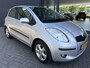 Toyota Yaris 1.3 VVTi Luna MMT Airco - Licht metalen velgen 15 inch - Radio - Centrale vergrendeling met afstandsbediening - Mistlampen - Lederen versnellingspook - Stuur leder - Elektrische ramen