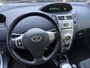 Toyota Yaris 1.3 VVTi Luna MMT Airco - Licht metalen velgen 15 inch - Radio - Centrale vergrendeling met afstandsbediening - Mistlampen - Lederen versnellingspook - Stuur leder - Elektrische ramen