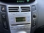 Toyota Yaris 1.3 VVTi Luna MMT Airco - Licht metalen velgen 15 inch - Radio - Centrale vergrendeling met afstandsbediening - Mistlampen - Lederen versnellingspook - Stuur leder - Elektrische ramen