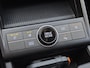 Hyundai Kona Electric Comfort Smart 65.4 kWh / SOH 100% / Fabrieksgarantie tot 04-2030 / Stuur- & Stoelverwarming / CCS snelladen / Achteruitrijcamera / Head Up Display  / Adaptief cruise control / Keyless Entry/Start / Apple Carplay Android Auto /