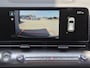 Hyundai Kona Electric Comfort Smart 65.4 kWh / SOH 100% / Fabrieksgarantie tot 04-2030 / Stuur- & Stoelverwarming / CCS snelladen / Achteruitrijcamera / Head Up Display  / Adaptief cruise control / Keyless Entry/Start / Apple Carplay Android Auto /