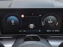 Hyundai Kona Electric Comfort Smart 65.4 kWh / SOH 100% / Fabrieksgarantie tot 04-2030 / Stuur- & Stoelverwarming / CCS snelladen / Achteruitrijcamera / Head Up Display  / Adaptief cruise control / Keyless Entry/Start / Apple Carplay Android Auto /