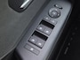 Hyundai Kona Electric Comfort Smart 65.4 kWh / SOH 100% / Fabrieksgarantie tot 04-2030 / Stuur- & Stoelverwarming / CCS snelladen / Achteruitrijcamera / Head Up Display  / Adaptief cruise control / Keyless Entry/Start / Apple Carplay Android Auto /
