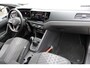 Volkswagen Polo 1.0 TSI 95pk R-Line / Navigatie by APP / Parkeersensoren / LED / LM 16 inch / Digital cockpit