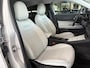 Fiat 600 1.2 Hybrid La Prima Airco - Achteruitrijcamera - Apple carplay - Parkeersensoren - Navigatie - Dodehoek detector - Draadloze telefoonoplader - Cruise control - Licht metalen velgen 18 inch - Voorstoelen verwarmd - Radio - Mistlampen voor - Stuur multifunctioneel - Extra getint glas achter - Bluetooth - Keyless entry/start - Led verlichting