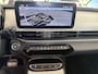 Fiat 600 1.2 Hybrid La Prima Airco - Achteruitrijcamera - Apple carplay - Parkeersensoren - Navigatie - Dodehoek detector - Draadloze telefoonoplader - Cruise control - Licht metalen velgen 18 inch - Voorstoelen verwarmd - Radio - Mistlampen voor - Stuur multifunctioneel - Extra getint glas achter - Bluetooth - Keyless entry/start - Led verlichting