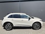 Fiat 600 1.2 Hybrid La Prima Airco - Achteruitrijcamera - Apple carplay - Parkeersensoren - Navigatie - Dodehoek detector - Draadloze telefoonoplader - Cruise control - Licht metalen velgen 18 inch - Voorstoelen verwarmd - Radio - Mistlampen voor - Stuur multifunctioneel - Extra getint glas achter - Bluetooth - Keyless entry/start - Led verlichting
