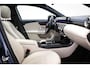 Mercedes-Benz A-klasse 200 Luxury Line | PREMIUM PACK | PANORAMADAK | MATRIX LED | LEDER | APPLE | HOUTAFWERKING