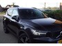 Volvo XC40 2.0 T4 AWD R-Design Autom Panodak Leder Stoel/Stuur ABank Verw Navi Camera Clima Cruise 2x PDC LMV ENZ NL Auto.