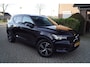 Volvo XC40 2.0 T4 AWD R-Design Autom Panodak Leder Stoel/Stuur ABank Verw Navi Camera Clima Cruise 2x PDC LMV ENZ NL Auto.