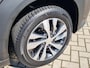 Suzuki S-Cross 1.4 Boosterjet AllGrip Select Smart Hybrid | Schuif-/Kanteldak | Stoelverwarming | Trekhaak | All Season Banden | Apple Carplay | 1.500 KG Trekgewicht |