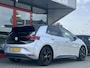 Volkswagen ID.3 Limited Edition 52 kWh | Origineel NL | 1e Eigenaar | BTW Voertuig | Navigatie | Apple Carplay | Android Auto | Lane Assistent | Adaptieve Cruise Control | Climate Control | FACELIFT | Groot Multi Media | Two-Tone Kleurstelling |