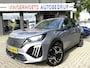 Peugeot 2008 100 Pk Benzine * Hele Luxe Allure * Navigatie * Voor- en Achter Parkeer Camera en Sensoren * L.M. Velgen * Dodehoekbewaking * Keyless Start & Entry * Draadloos Apple Carplay /* Android Auto * Vingerhoets; Vierde Generatie Eersteklas Service. Al meer dan 100 jaar een begrip in de Brabantse Kempen.