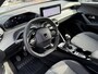 Peugeot 2008 100 Pk Benzine * Hele Luxe Allure * Navigatie * Voor- en Achter Parkeer Camera en Sensoren * L.M. Velgen * Dodehoekbewaking * Keyless Start & Entry * Draadloos Apple Carplay /* Android Auto * Vingerhoets; Vierde Generatie Eersteklas Service. Al meer dan 100 jaar een begrip in de Brabantse Kempen.