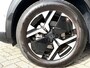 Peugeot 2008 100 Pk Benzine * Hele Luxe Allure * Navigatie * Voor- en Achter Parkeer Camera en Sensoren * L.M. Velgen * Dodehoekbewaking * Keyless Start & Entry * Draadloos Apple Carplay /* Android Auto * Vingerhoets; Vierde Generatie Eersteklas Service. Al meer dan 100 jaar een begrip in de Brabantse Kempen.