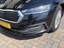 Skoda Octavia Combi 1.0 e-TSI Business Edition / AUTOMAAT/ PANO/ CRUISE/ SMARTLINK/ PARKEER SENSOREN V+A/ ELEK.ACHTERKLEP/ KEYLESS/ DIGITAL DASH/ DAB/ NAVI/ CLIMA/ 16'' LMV