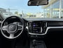 Volvo V60 2.0 B3 Momentum Advantage / Automaat / NL-Auto / Dealer-Onderhouden / Pilot-Assist / Adaptieve Cruise-Control / Stoel-/Stuurverwarming / Elektr.-Wegklapbare Trekhaak / Draadloze-Telefoonlader / Climate-Control / Standkachel / Keyless / LED / Apple-Carplay & Android-Auto / DAB Radio-Bluetooth / Navi / PDC V+A met Camera / 18'' LMV / ENZ.