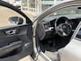 Volvo V60 2.0 B3 Momentum Advantage / Automaat / NL-Auto / Dealer-Onderhouden / Pilot-Assist / Adaptieve Cruise-Control / Stoel-/Stuurverwarming / Elektr.-Wegklapbare Trekhaak / Draadloze-Telefoonlader / Climate-Control / Standkachel / Keyless / LED / Apple-Carplay & Android-Auto / DAB Radio-Bluetooth / Navi / PDC V+A met Camera / 18'' LMV / ENZ.