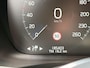 Volvo V60 2.0 B3 Momentum Advantage / Automaat / NL-Auto / Dealer-Onderhouden / Pilot-Assist / Adaptieve Cruise-Control / Stoel-/Stuurverwarming / Elektr.-Wegklapbare Trekhaak / Draadloze-Telefoonlader / Climate-Control / Standkachel / Keyless / LED / Apple-Carplay & Android-Auto / DAB Radio-Bluetooth / Navi / PDC V+A met Camera / 18'' LMV / ENZ.