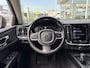 Volvo V60 2.0 B3 Momentum Advantage / Automaat / NL-Auto / Dealer-Onderhouden / Pilot-Assist / Adaptieve Cruise-Control / Stoel-/Stuurverwarming / Elektr.-Wegklapbare Trekhaak / Draadloze-Telefoonlader / Climate-Control / Standkachel / Keyless / LED / Apple-Carplay & Android-Auto / DAB Radio-Bluetooth / Navi / PDC V+A met Camera / 18'' LMV / ENZ.