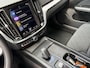Volvo V60 2.0 B3 Momentum Advantage / Automaat / NL-Auto / Dealer-Onderhouden / Pilot-Assist / Adaptieve Cruise-Control / Stoel-/Stuurverwarming / Elektr.-Wegklapbare Trekhaak / Draadloze-Telefoonlader / Climate-Control / Standkachel / Keyless / LED / Apple-Carplay & Android-Auto / DAB Radio-Bluetooth / Navi / PDC V+A met Camera / 18'' LMV / ENZ.