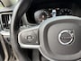 Volvo V60 2.0 B3 Momentum Advantage / Automaat / NL-Auto / Dealer-Onderhouden / Pilot-Assist / Adaptieve Cruise-Control / Stoel-/Stuurverwarming / Elektr.-Wegklapbare Trekhaak / Draadloze-Telefoonlader / Climate-Control / Standkachel / Keyless / LED / Apple-Carplay & Android-Auto / DAB Radio-Bluetooth / Navi / PDC V+A met Camera / 18'' LMV / ENZ.