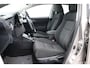 Toyota Auris Touring Sports 1.8 Hybrid Lease Plus | Panoramadak | Navigatie | Stoelverwarming | Parkeersensoren voor/achter | Keyless | Cruise Control | Clima | Camera | Xenon | 16 inch | Bluetooth