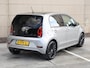 Volkswagen Up! 1.0 R-Line 65 pk | Cruise control | Camera | Climate control | 17 inch Velgen