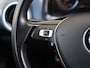 Volkswagen Up! 1.0 R-Line 65 pk | Cruise control | Camera | Climate control | 17 inch Velgen