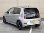 Volkswagen Up! 1.0 R-Line 65 pk | Cruise control | Camera | Climate control | 17 inch Velgen