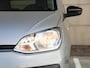 Volkswagen Up! 1.0 R-Line 65 pk | Cruise control | Camera | Climate control | 17 inch Velgen