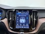 Volvo XC60 T6 AWD 350pk Plus Dark / Luchtvering / geventileerde stoelen / Amber interieur / Panorama dak / Voorruit verwarming /