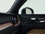 Volvo XC60 T6 AWD 350pk Plus Dark / Luchtvering / geventileerde stoelen / Amber interieur / Panorama dak / Voorruit verwarming /