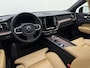 Volvo XC60 T6 AWD 350pk Plus Dark / Luchtvering / geventileerde stoelen / Amber interieur / Panorama dak / Voorruit verwarming /